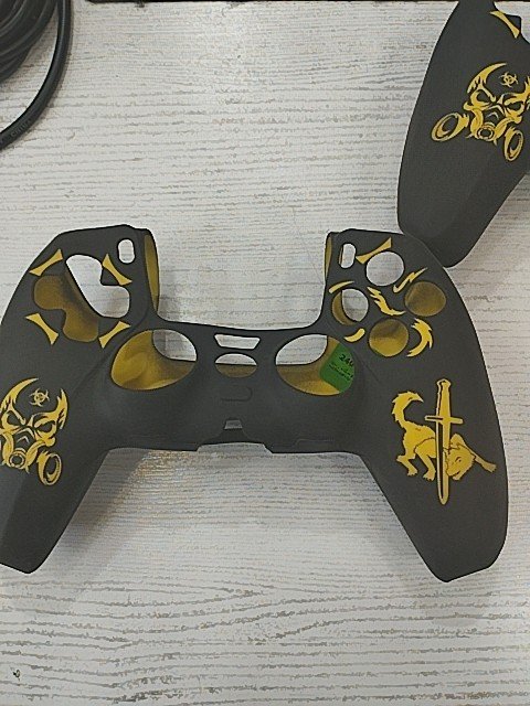کاور PS5 طرح اسکلت