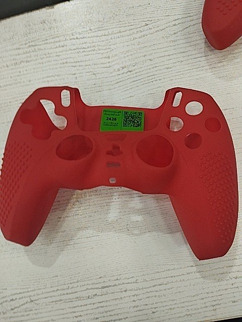 کاور برجسته PS5  طرح قرمز پررنگ